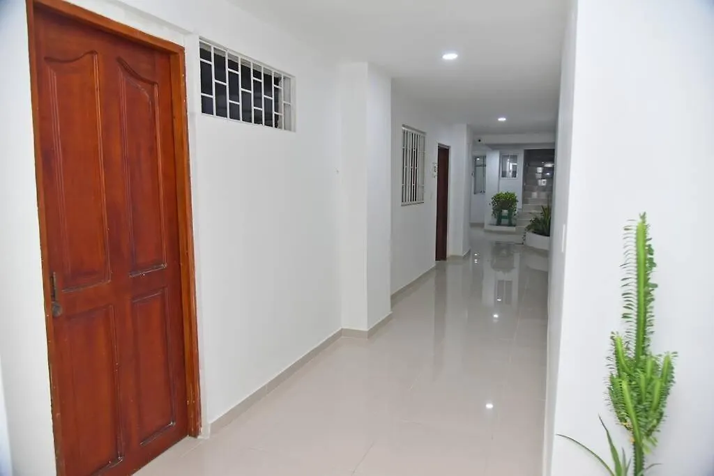 Modern 2Br Apartment Walking Distance From Airport Cartagena