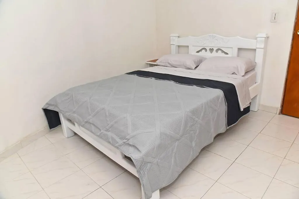 Modern 2Br Apartment Walking Distance From Airport Cartagena